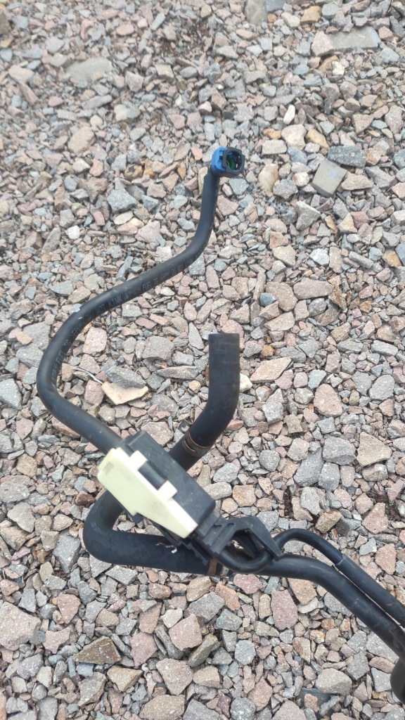 Toyota c-hr 1.2 turbo 116km шланг пального трубка пального 2016-2019rok Зі Шроту