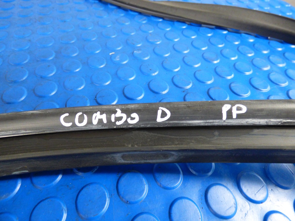 фото №4, Прокладка рамки стекло дверь правая combo d doblo ii