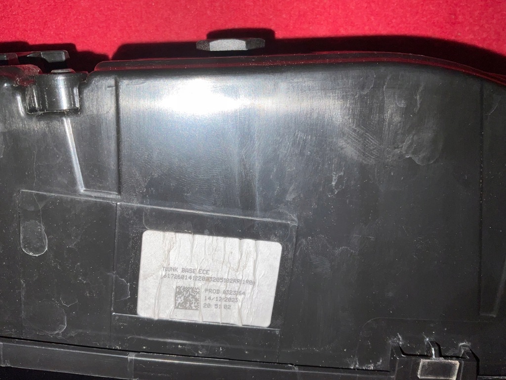 фото №10, Porsche macan lift 95b945307 накладка кришки задня оригінал