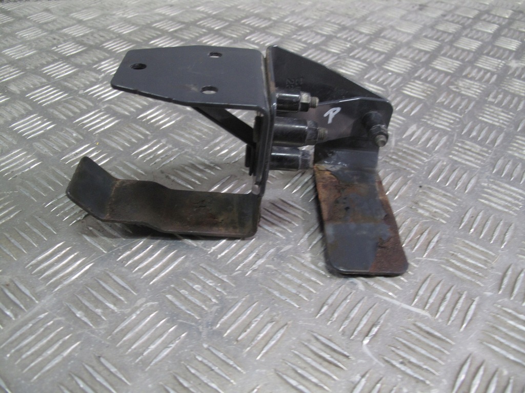 фото №1, Scania оригінальний номер 2359182 кронштейн, бампер