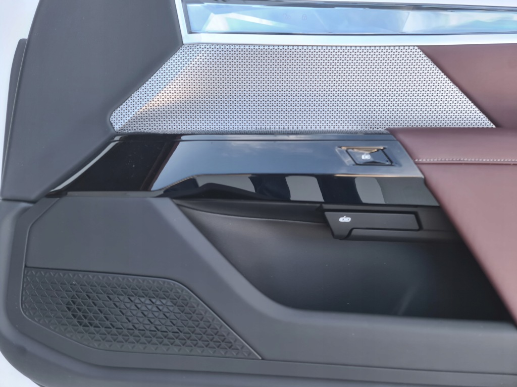 Bmw g70 i7 обивка обшивка правый перед bowers & wilkins в Украине