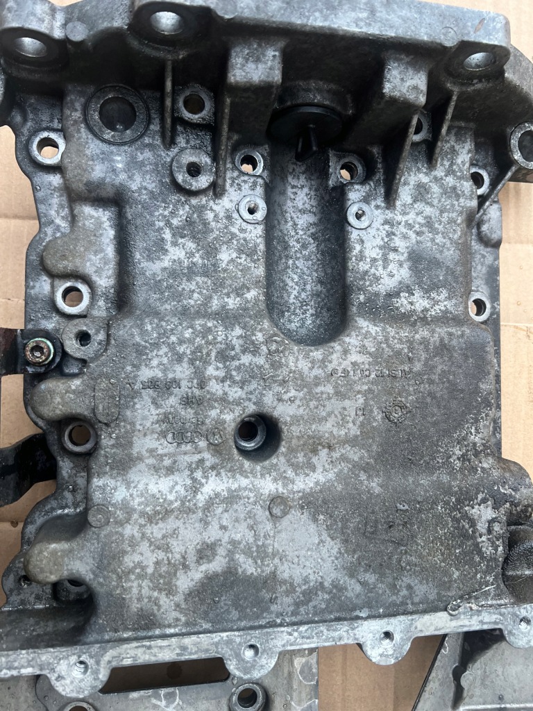 Поддон масляная верхний audi a8 d3 w12 6.0 bht 07c103805a Недорого