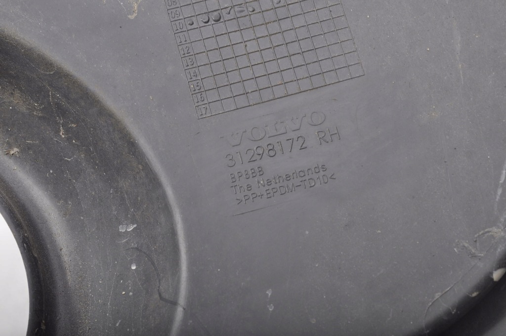 фото №7, Volvo c30 рамка решітка протитуманної фари права 31298172