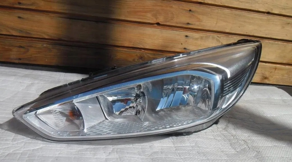 Купити Ford focus mk3 рестайлінг  фара ліва 14-18