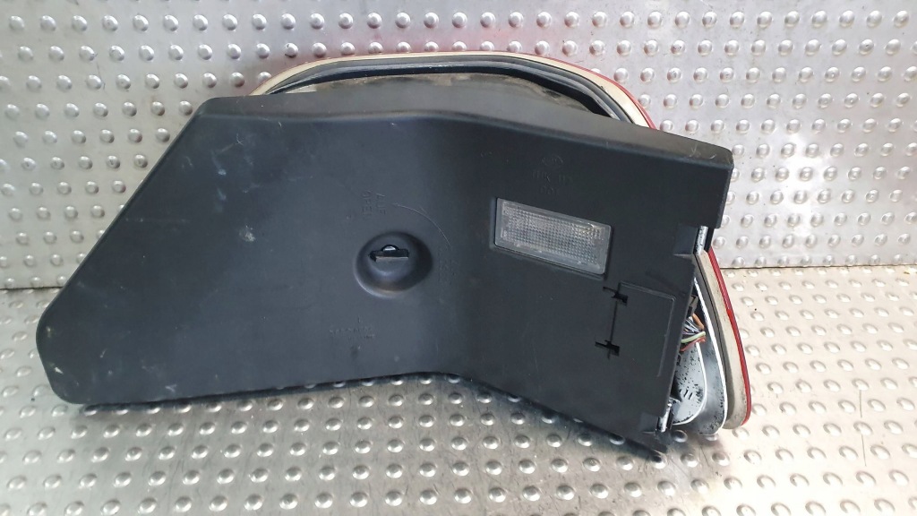 Купить Лампа задний  левая mercedes s-klasa w140 91-