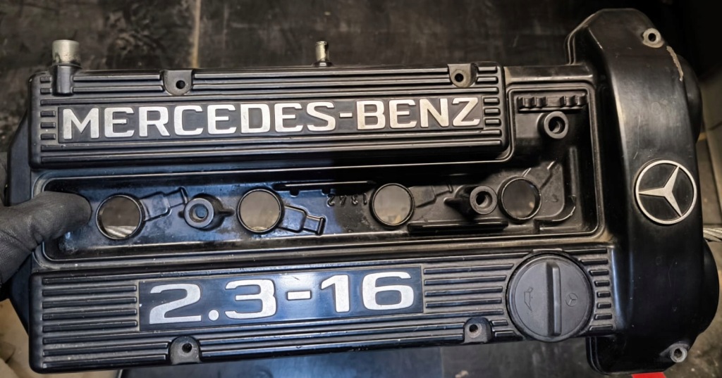 Купити Кришка клапанів головки mercedes w201 2.3 16v cosworth