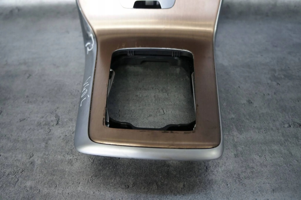 фото №2, Рамка панель обдув радио volvo v40 ii dekor корпус радио