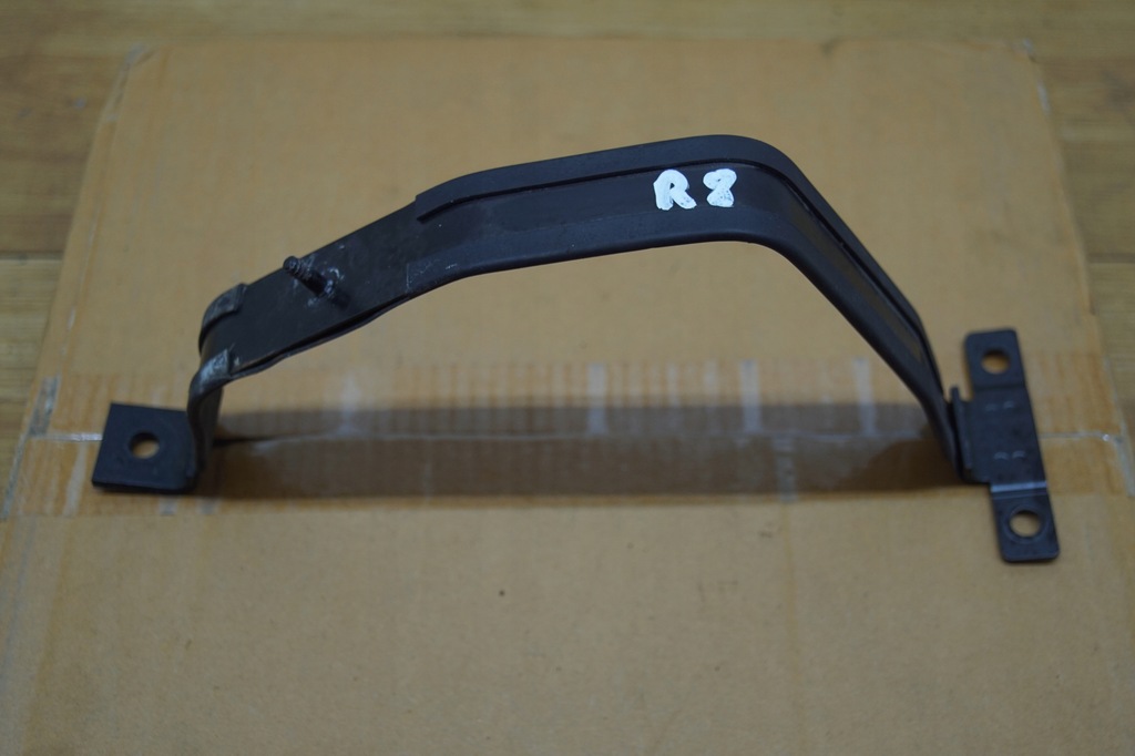 фото №1, Кронштейн хомут бака audi r8 420201653a