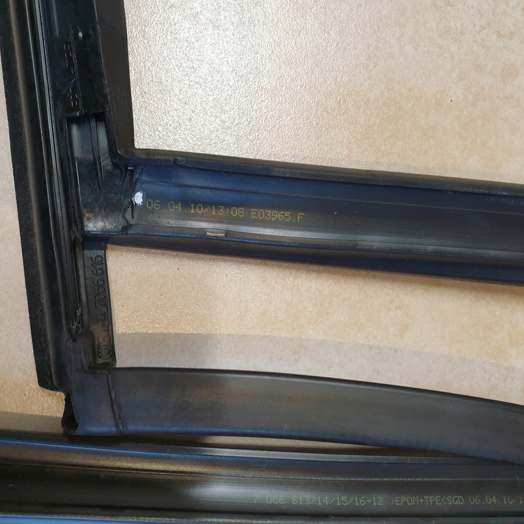 фото №10, Прокладка направляющая стекло левая правая bmw 1 e87 eu