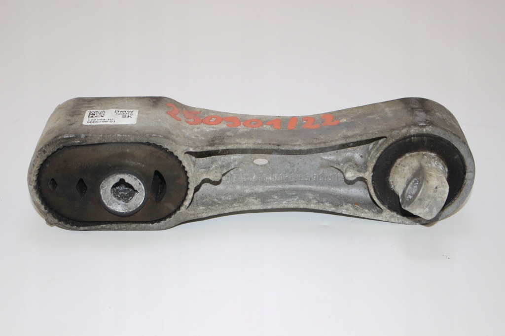 фото №1, Bmw 1' f40 f52 2' f44 f45 f46 x1 f48 x2 f39 кронштейн подушка двигателя 6885788