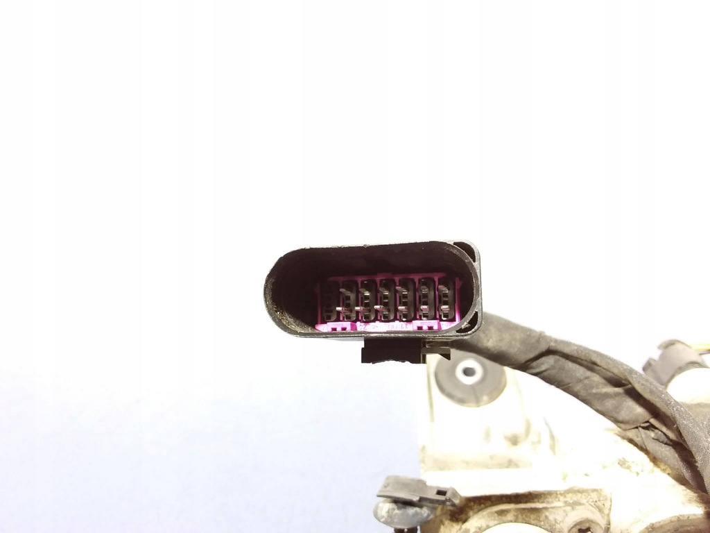 фото №4, Cayenne ii 7p5 розподільник динамічний рух 7p5411851