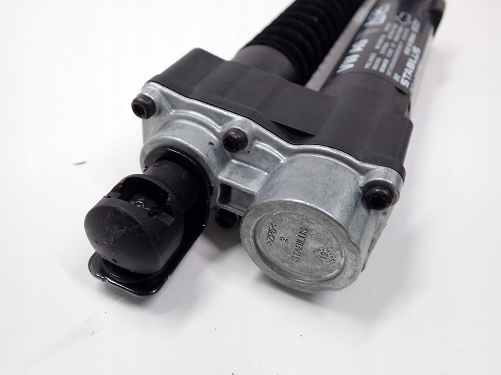 фото №8, Привод амортизатор крышки багажника porsche taycan