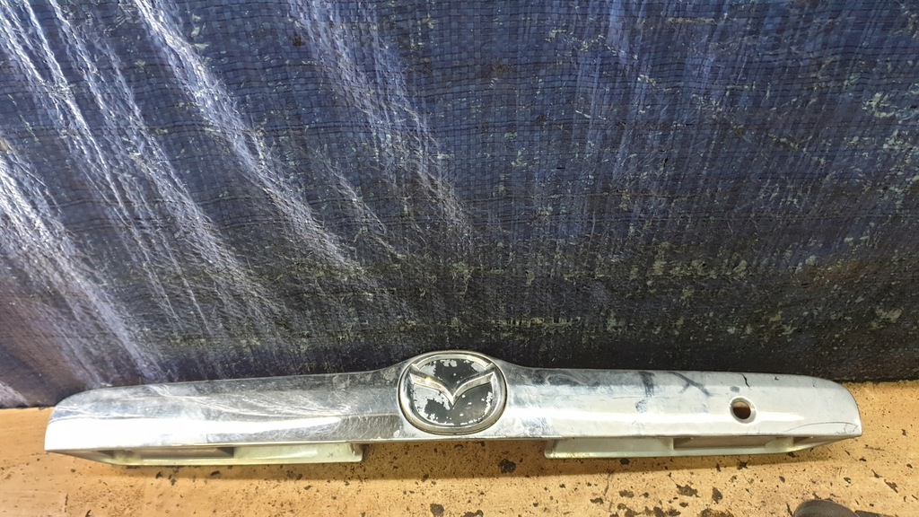 фото №1, Mazda tribute i накладка молдинг кришки задня