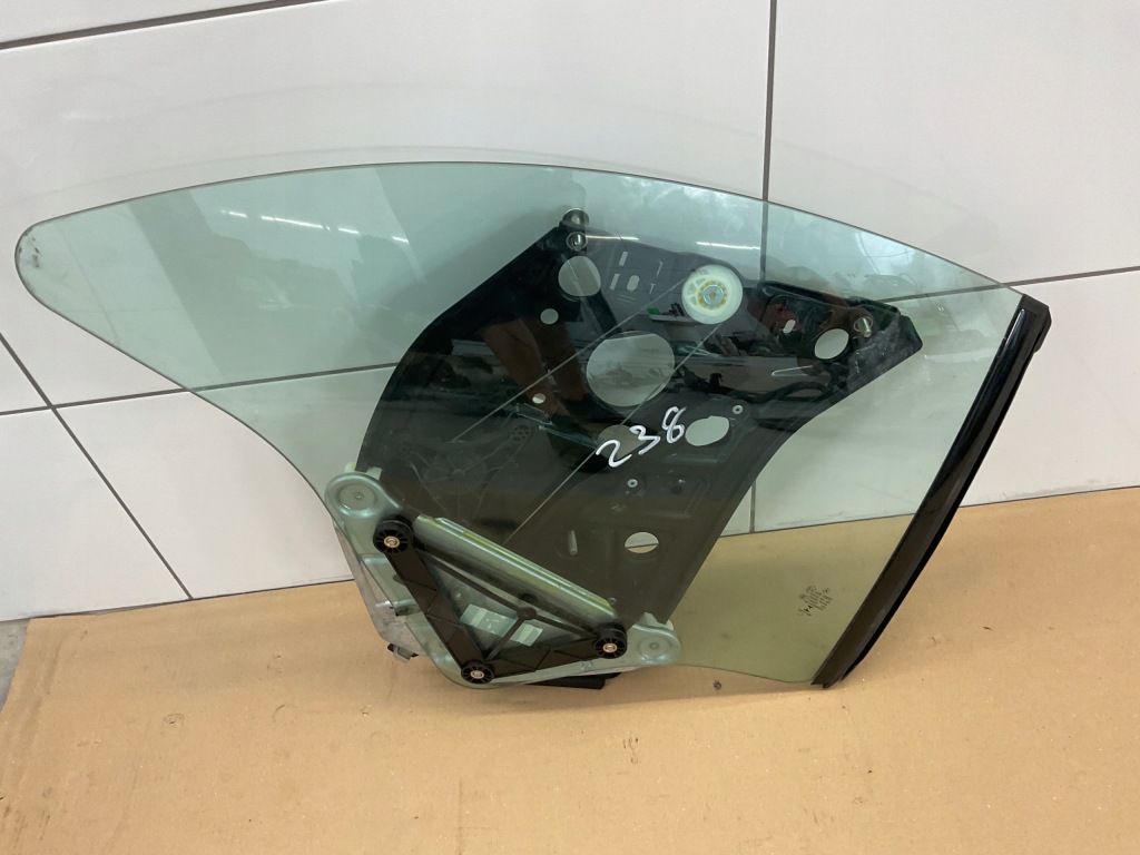 фото №1, Mercedes w238 238 cabrio скло підйомник права