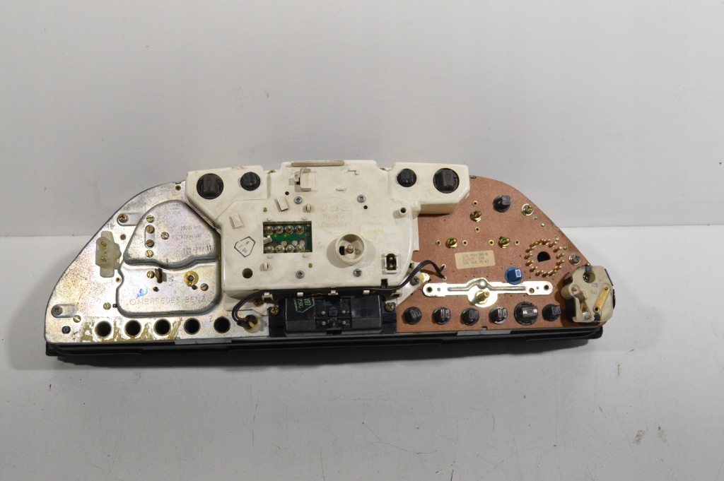 Счетчик приборы mercedes w126 c126 560sec 560sel 560se европа Оригинал