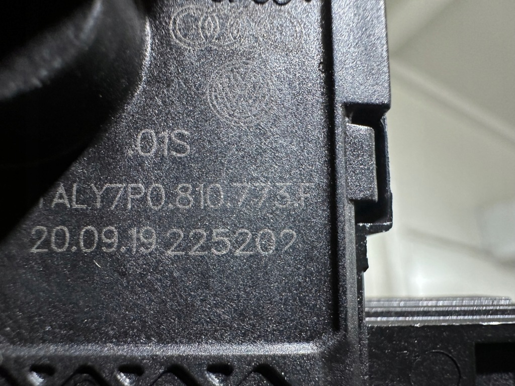 фото №5, Skoda fabia iii lift привід кришка заливної пального 7p0810773f