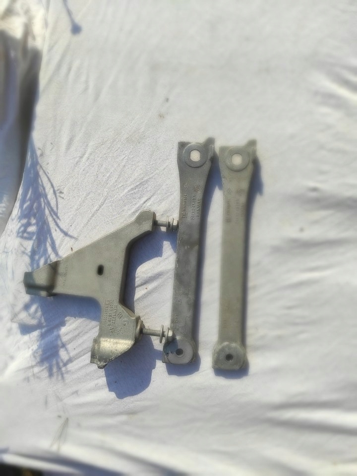 Купити Кронштейн кронштейн основа акумулятор renault trafic 3 3 14-19r 1.6 dci