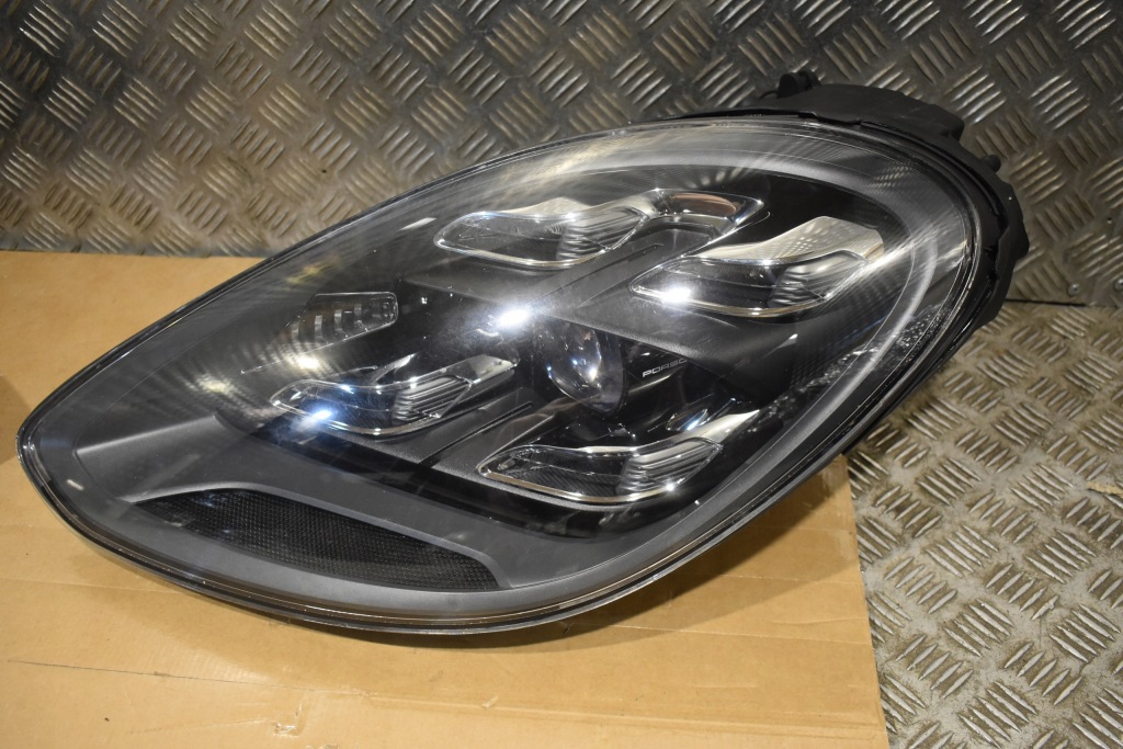 фото №1, Idealna kpl. лампа ліва matrix porsche panamera 971 lift 22r. 1 9