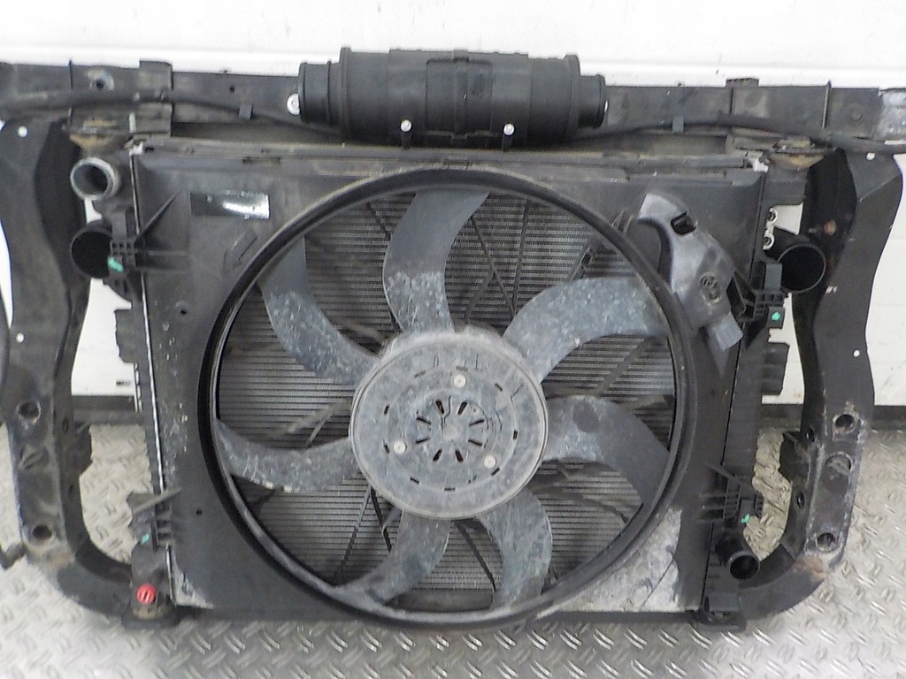 фото №11, Jeep grand cherokee wk2 pas перед радіатор