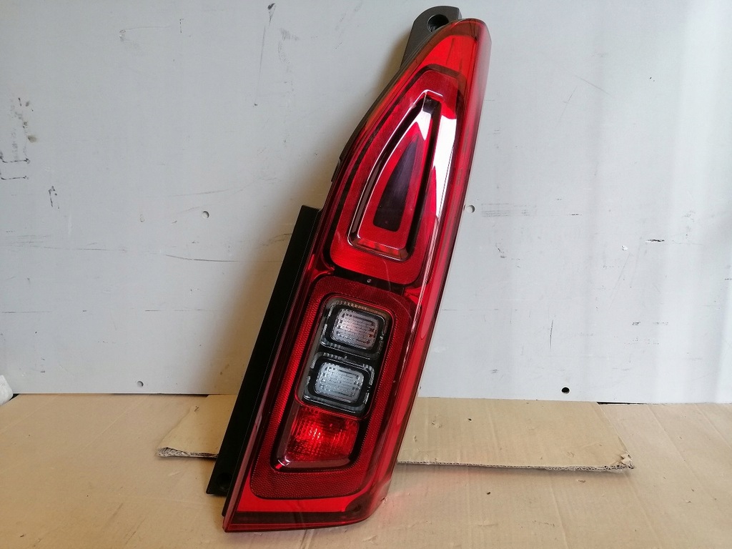 фото №7, Citroen berlingo iv, opel combo, peugeot partner лампа задняя правая 9820555080