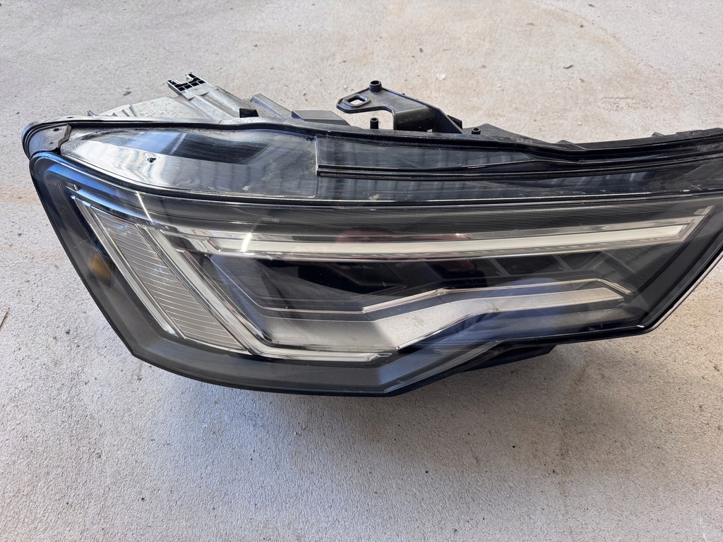 фото №1, Лампа audi a6 4k правая 4k0941040 idealna комплектная full led