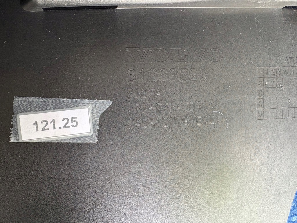 фото №11, Volvo xc90 ii r-design спойлер накладка бампера 31663528 перед диффузор