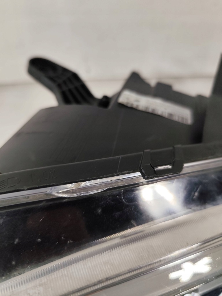 Renault twingo 3 рестайлинг  19- левый перед левая передняя фара + led wlkp европа с Разборки