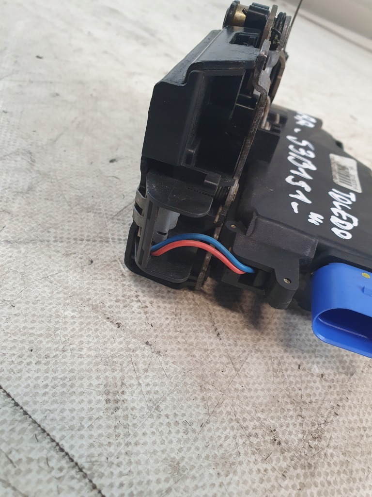 фото №11, Замок дверь правый перед оригинальный номер 3d1837016 seat toledo iii 05r.