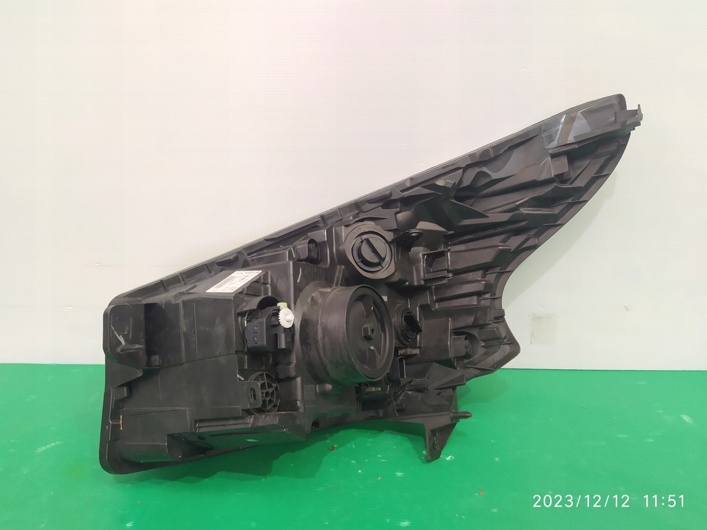 фото №10, Лампа правая передняя opel vivaro 93867948