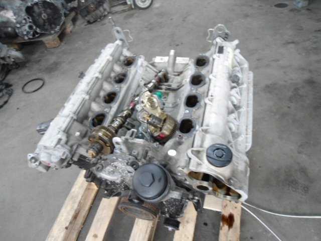 фото №1, Mercedes w204 6.3 amg головка права