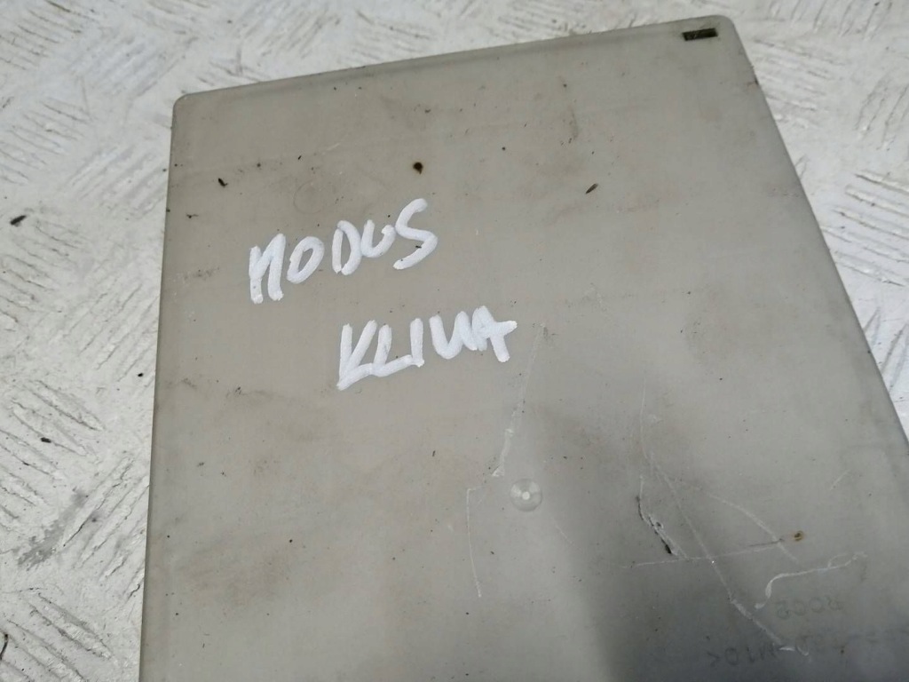 Коробка запобіжників renault clio iii modus 674660b Доставка