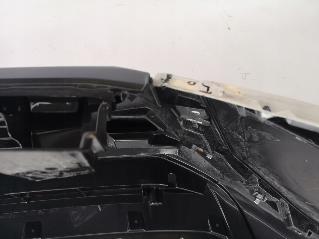 фото №10, Mitsubishi eclipse cross- бампер перед хром