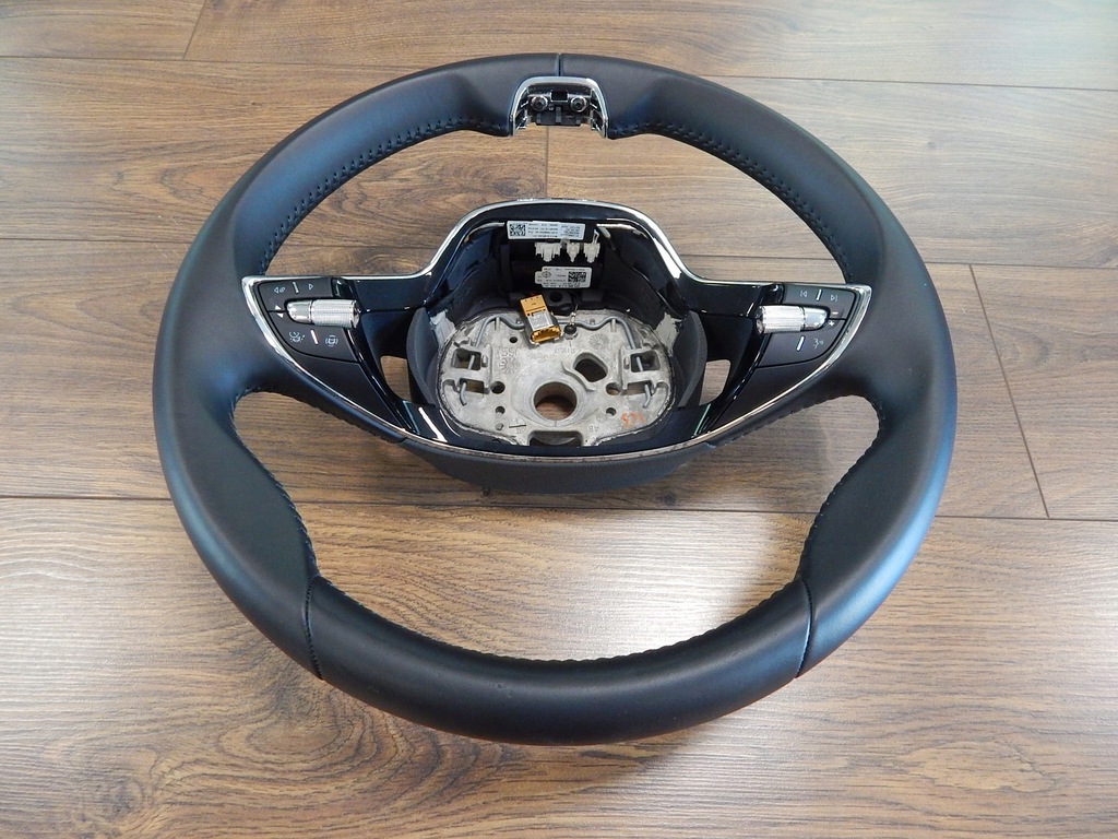 фото №7, Skoda kamiq karoq - воздуховод кожа oryg ładna