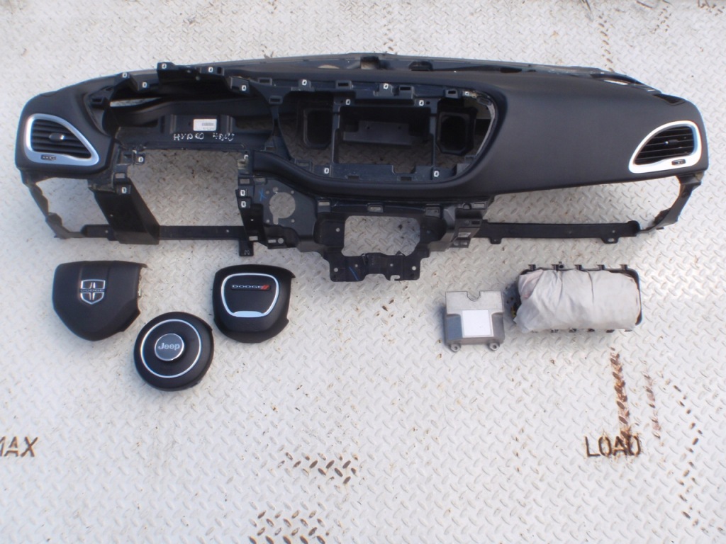 фото №1, Dodge dark приборная панель консоль приборная панель подушки безопасности воздушные подушка безопасности ремни pas rege !