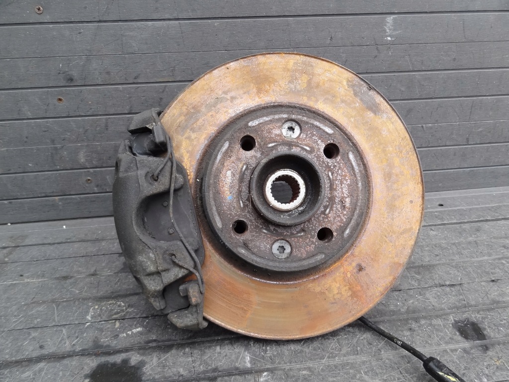 фото №1, Dacia logan ii 2018 lift 0,9 tce поворотный кулак левая