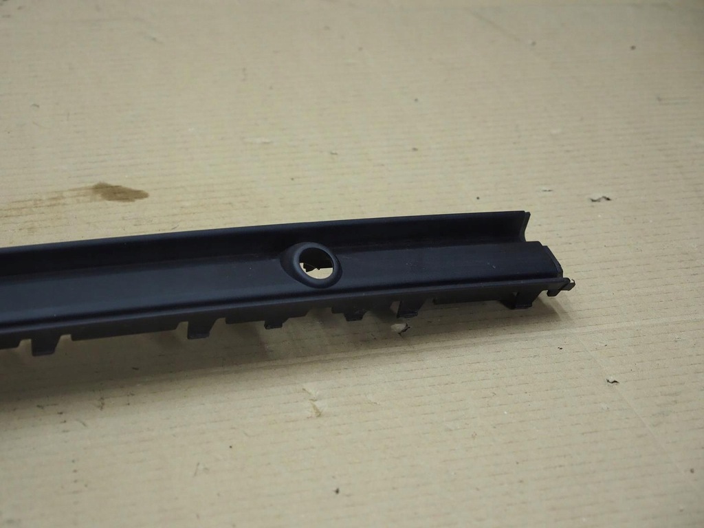 фото №8, Audi rs q3 83f 83f807837 решётка средняя задняя pdc