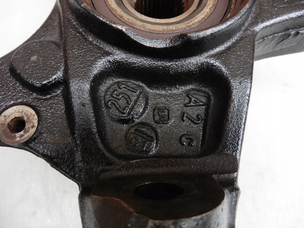 фото №6, Поворотный кулак ступица правая peugeot 308 ii t9 p65