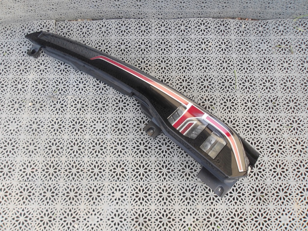 фото №1, Лампа права задня vw caddy 2k7 led