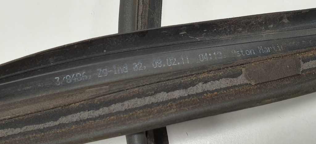 фото №3, Прокладка дверь левый перед dół aston martin rapide