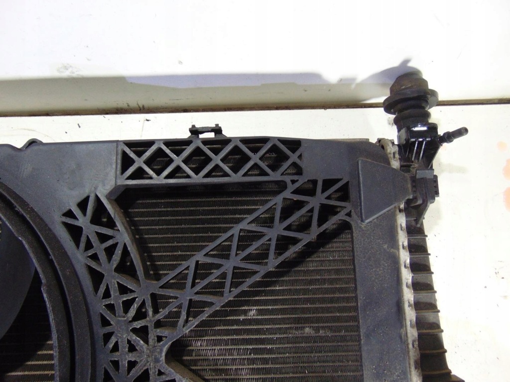 Радіатор води вентилятор transit mk7 2.2 Недорого