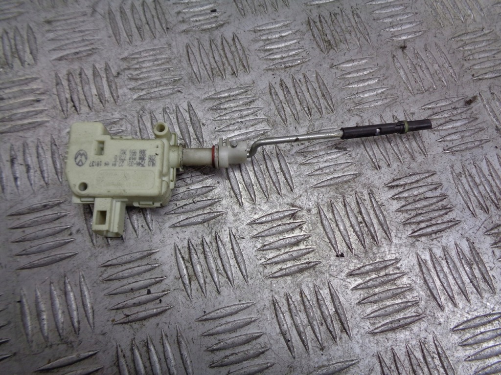 фото №1, Привод крышка топлива skoda octavia i