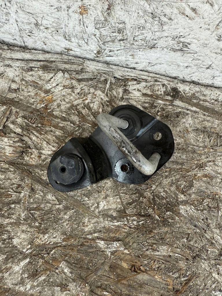 фото №7, Bmw f46 ar7348856 7376978 патрон капот правий замки капот патрони