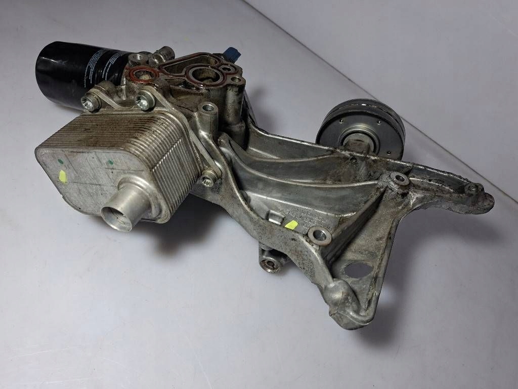 фото №7, Audi q5 sq5 кронштейн / кронштейн основание фильтра масла 06h903143e