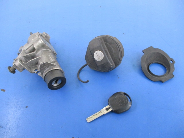 фото №1, Skoda fabia ii замок зажигания иммобилайзер ключ+ крышка заливной