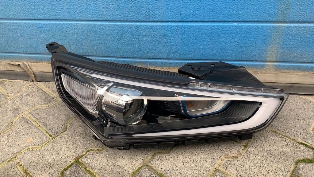 фото №1, Hyundai ioniq 2018- лампа ксенон правый перед