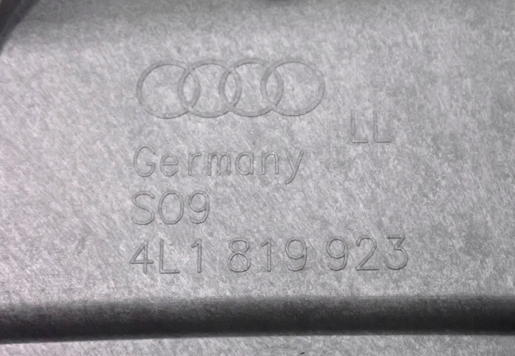 фото №12, Молдинг накладка консолі панелі audi q7 4l 4l1819923