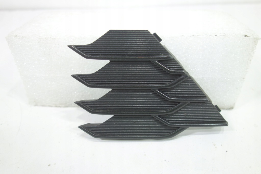 фото №1, Заглушка фаркоп перед toyota corolla e21 xii hb kombi 53128-02170