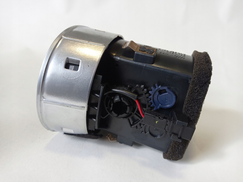 фото №5, Решітка обдув audi a4 b7 cabrio 8h0820951d