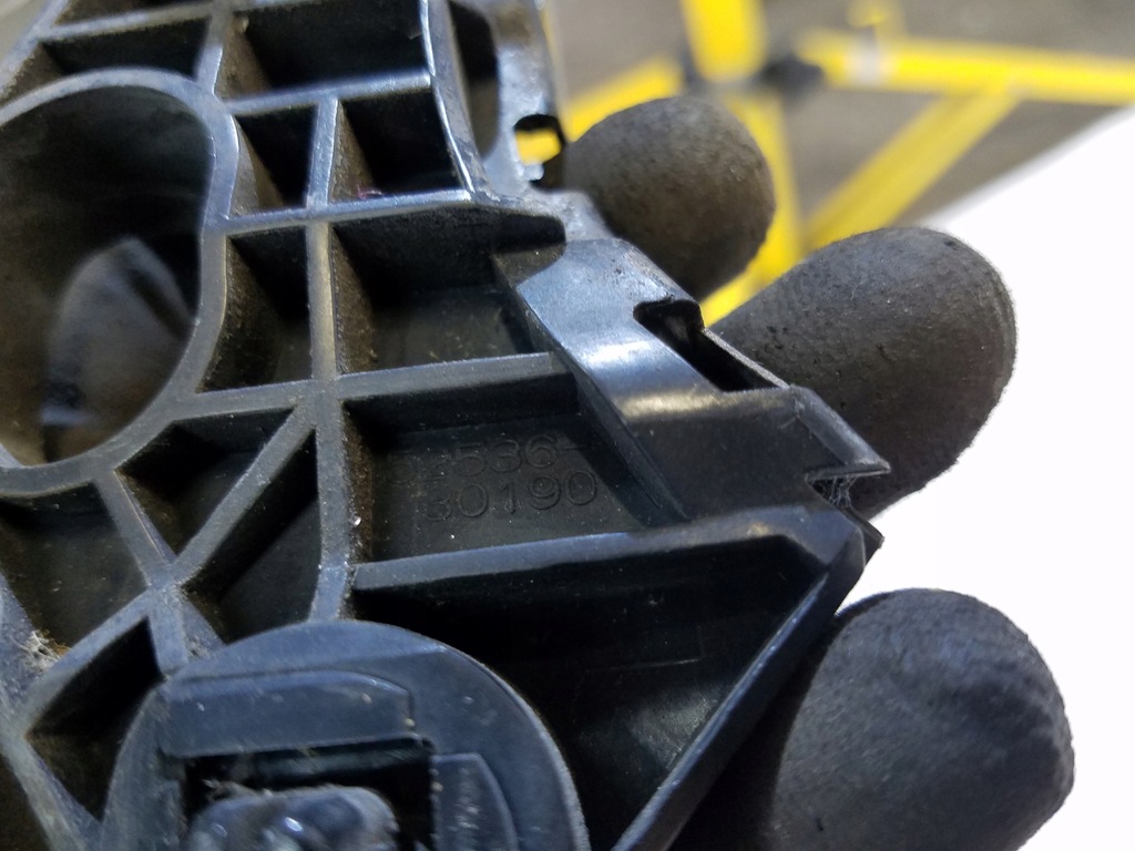 фото №2, Направляющая перед lexus gs iii