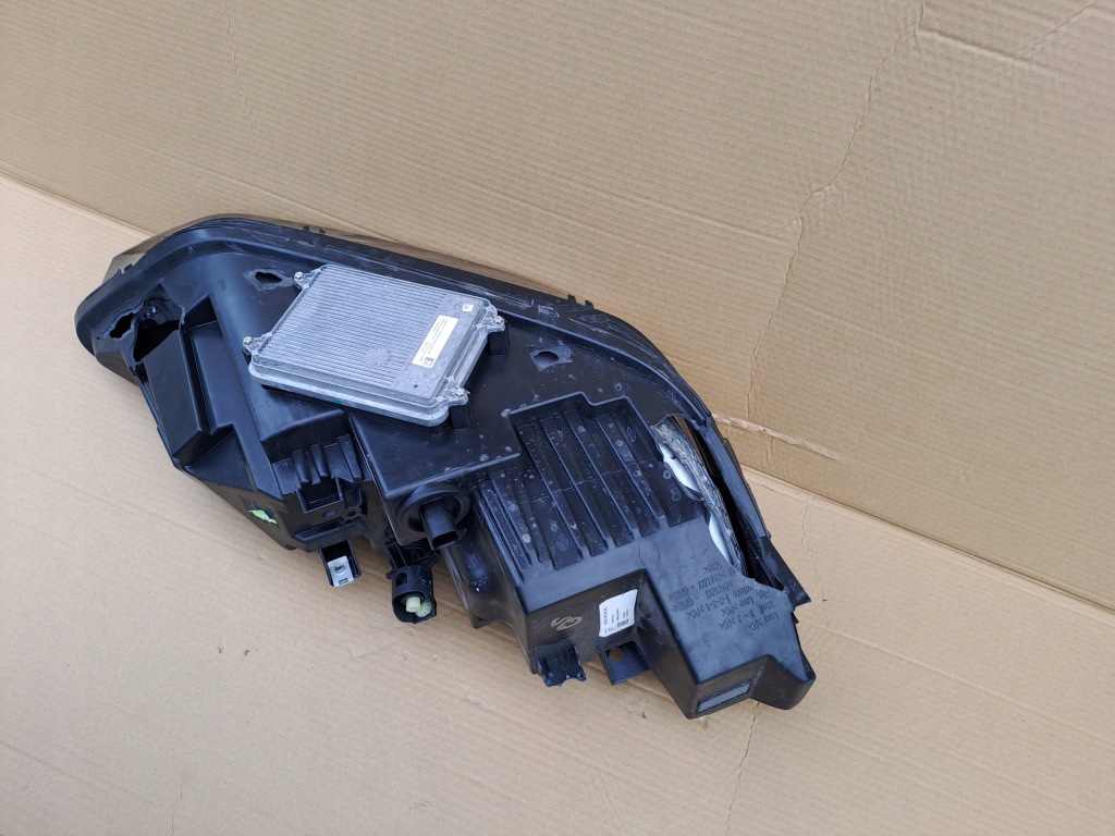 Tesla x ліва лампа full led 103431800 вживаний Недорого